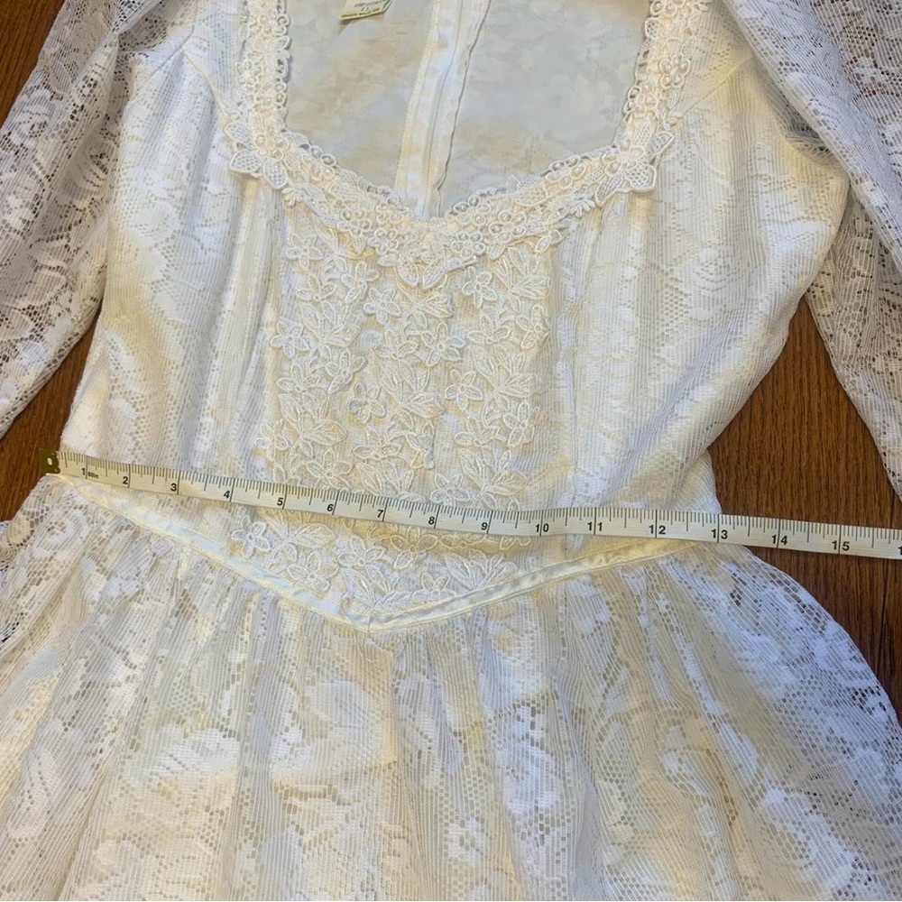 Gunne Sax Ivory Lace Long-Sleeve Wedding Gown Size 11 - Picture 6 of 8